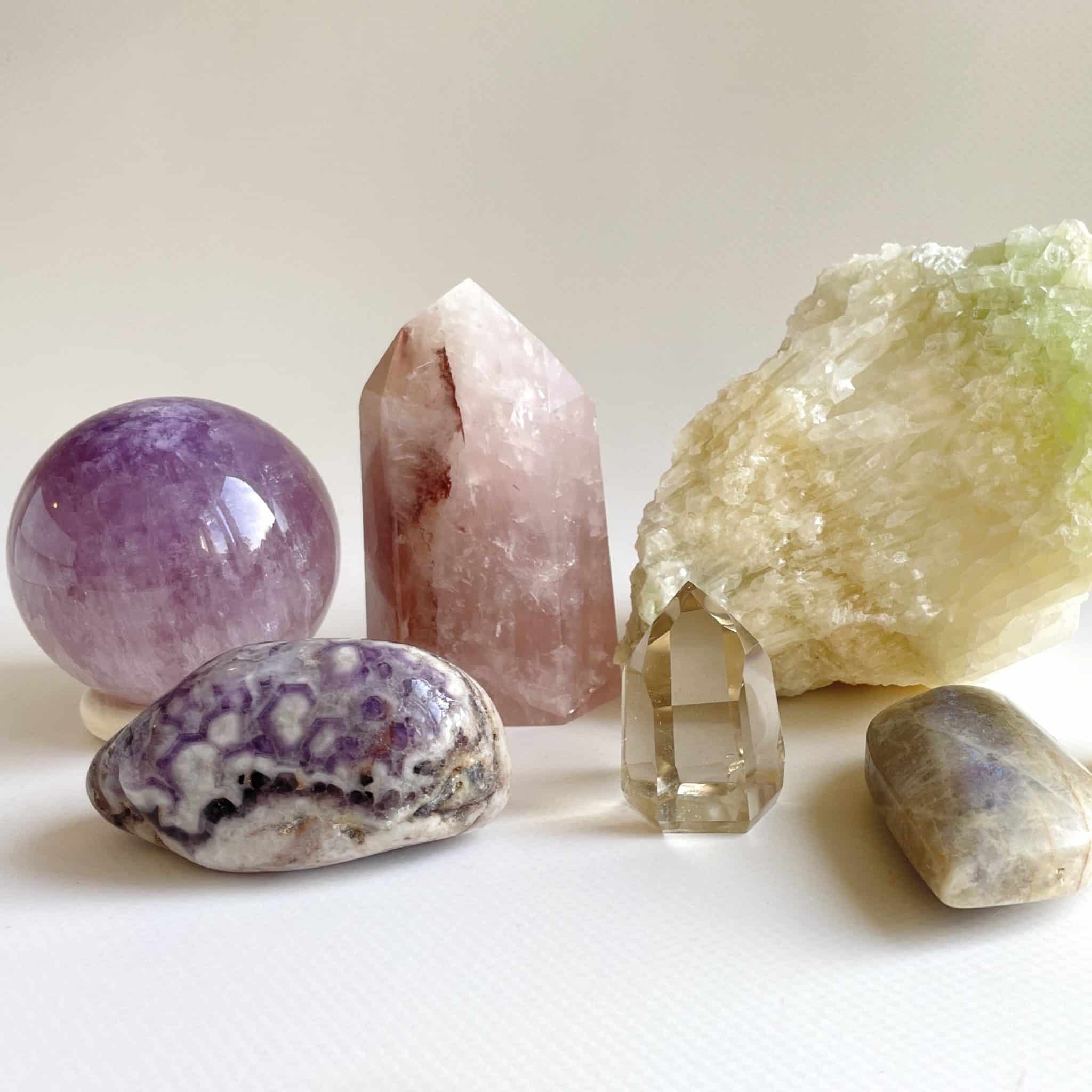Hoe kies ik een edelsteen of kristal? 5 manieren om een geschikte steen te kiezen