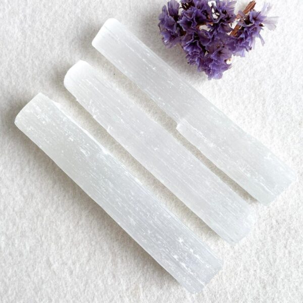 Satijnspaat (seleniet) staafje 10cm