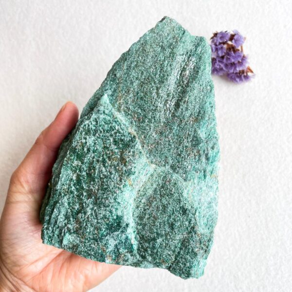 Fuchsiet sculptuur ruw 3