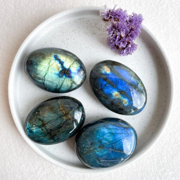 Labradoriet handsteen 6cm