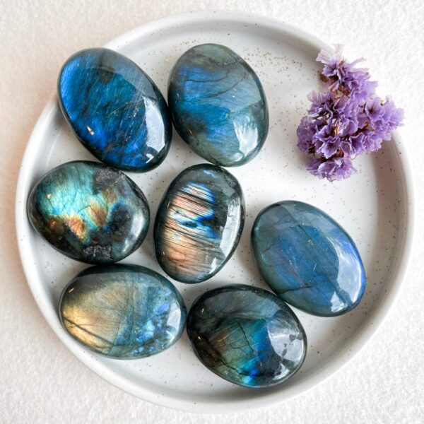 Labradoriet handsteen 4-5cm