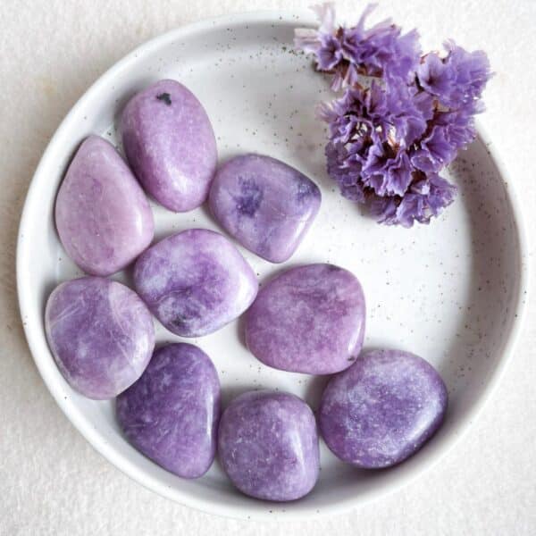 Lepidoliet trommelsteen licht